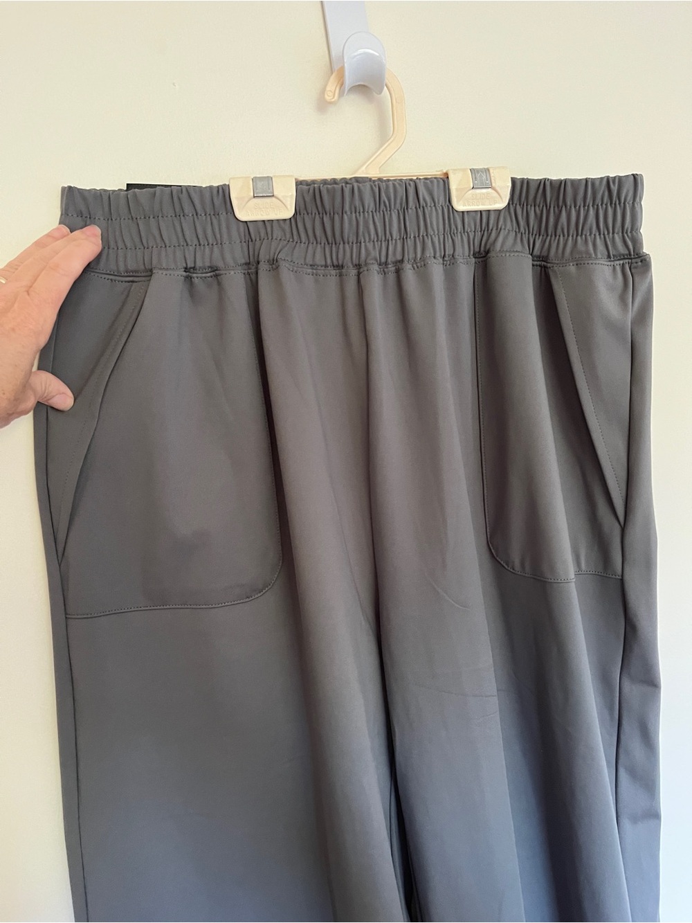 WoMen's Elastic-Waist Gray Casual Pants. Extremely soft and flowy.